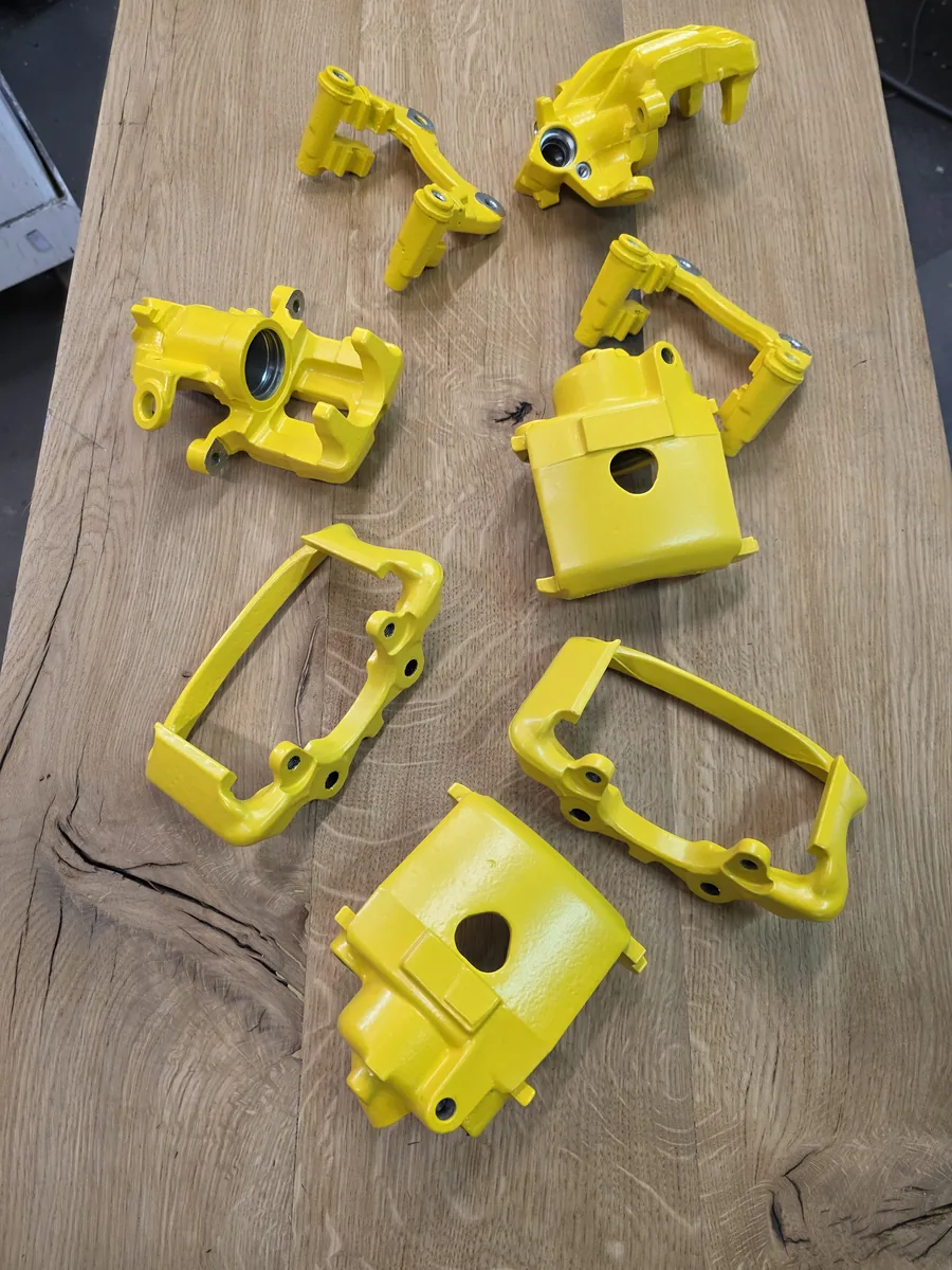 Pulverbeschichtete Bremssättel